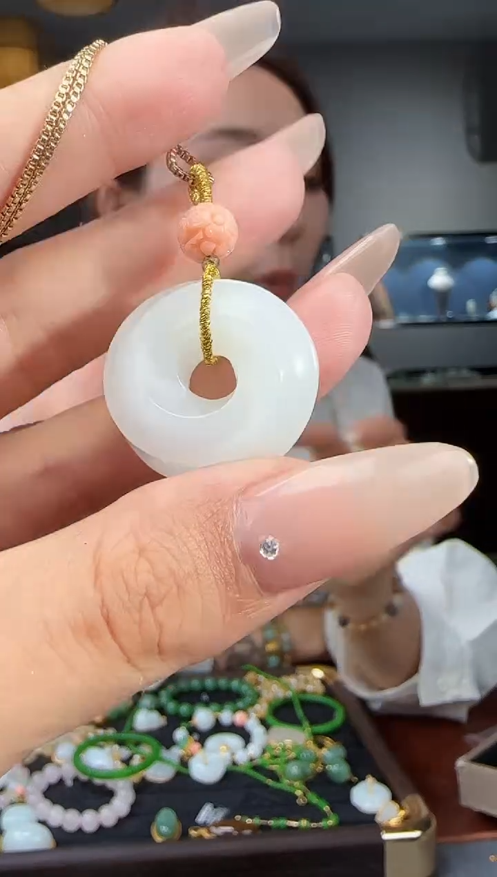 和田玉未镶嵌吊坠(不含链)1