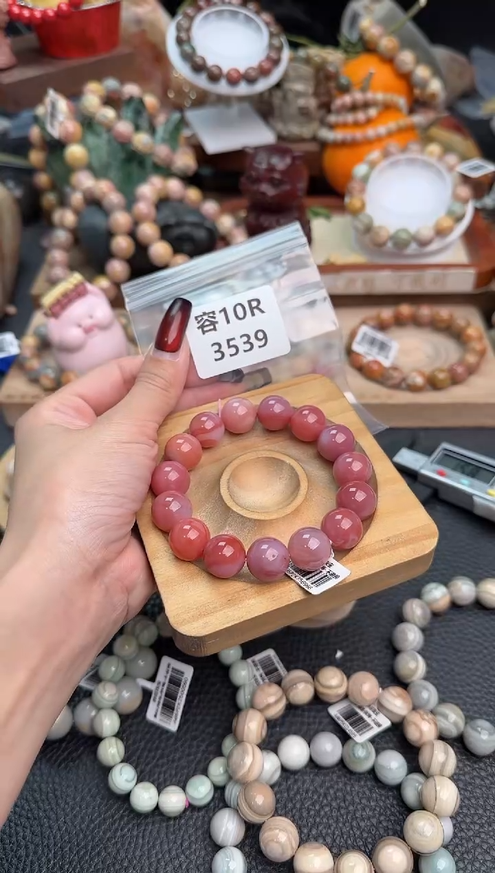 【闪购商品】石英质玉手链未镶嵌10R3539