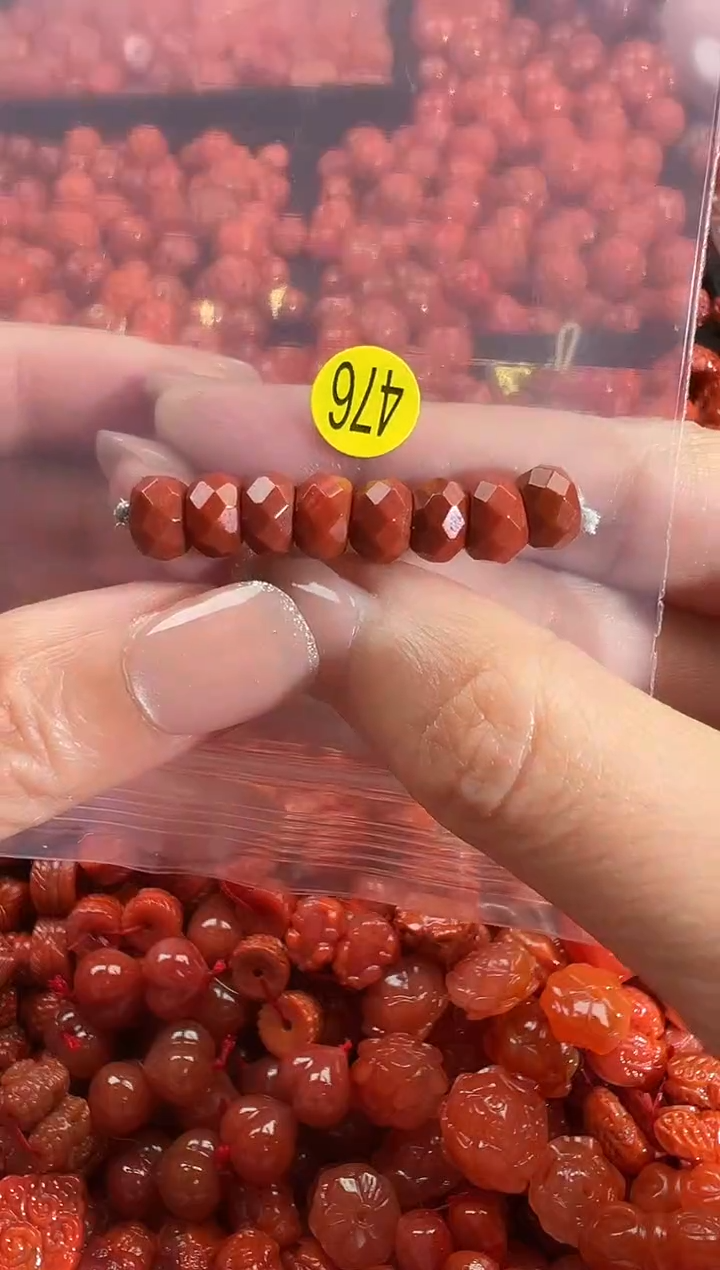 颈饰未镶嵌南红玛瑙1