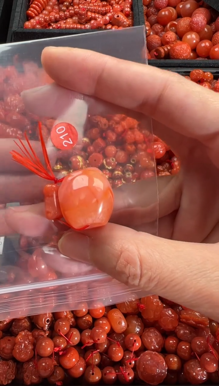 【闪购商品】南红玛瑙颈饰未镶嵌1