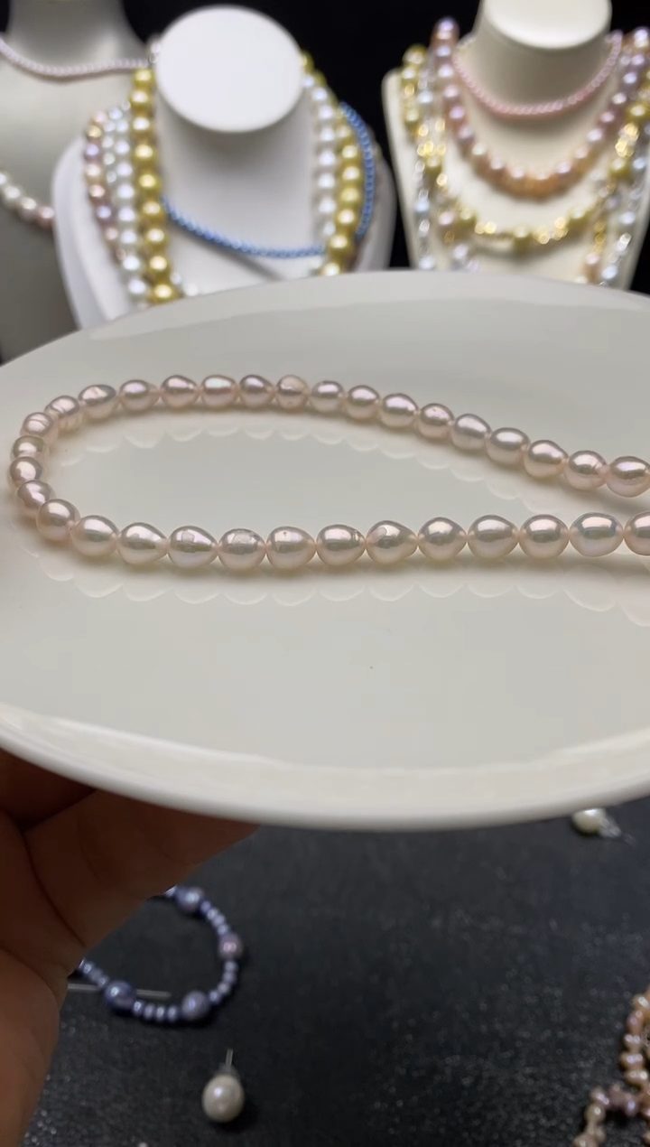 颈饰未镶嵌淡水珍珠多人