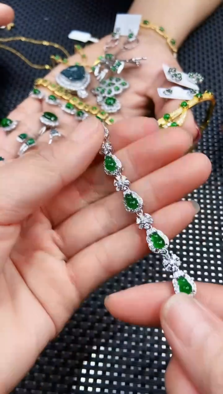 【闪购商品】翡翠手链未镶嵌111111111