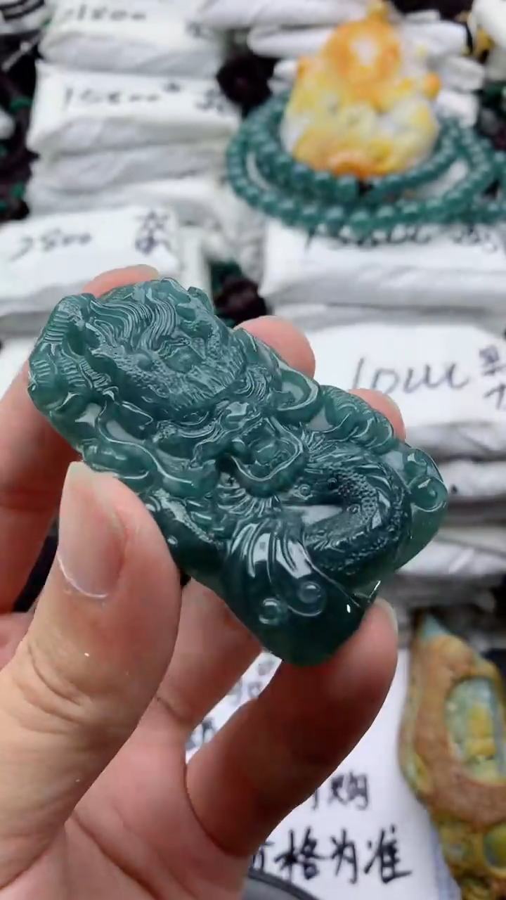 翡翠未镶嵌颈饰44444444