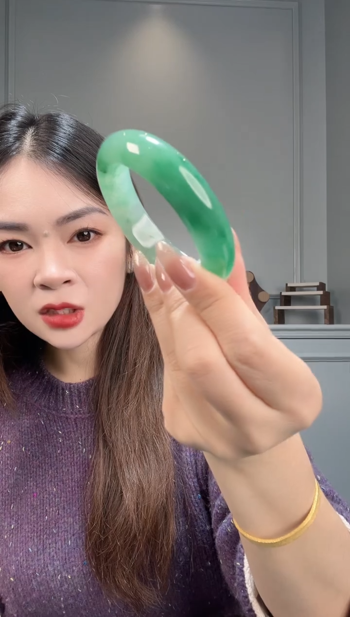 【闪购商品】石英质玉手镯未镶嵌非洲翠