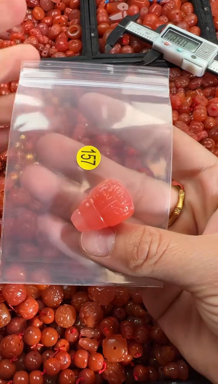 【闪购商品】南红玛瑙颈饰未镶嵌1