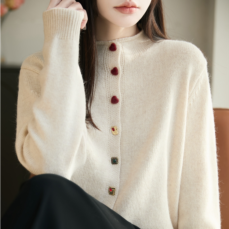 秋冬新款爱心扣加厚款半高领百搭长袖开衫针织衫