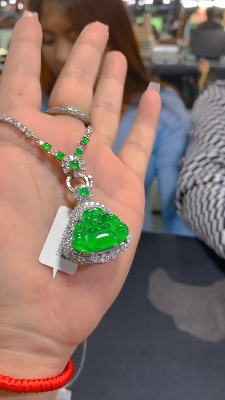 【闪购商品】翡翠吊坠(赠链)未镶嵌0380750035多样性发其一