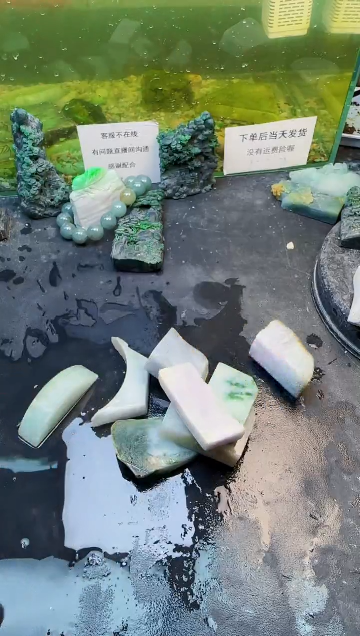 翡翠未镶嵌颈饰天然翡翠249