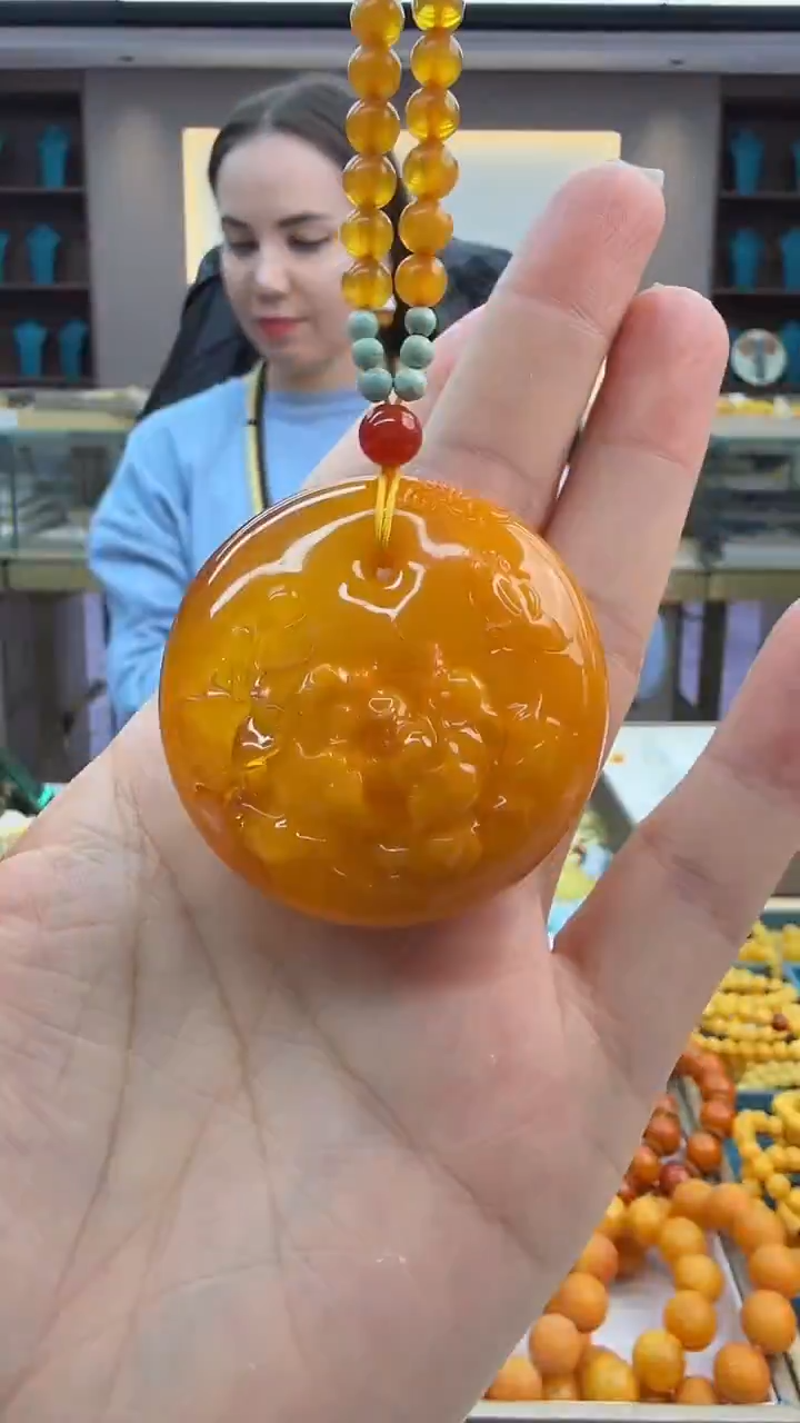 琥珀颈饰未镶嵌114秒拍号 假一罚三