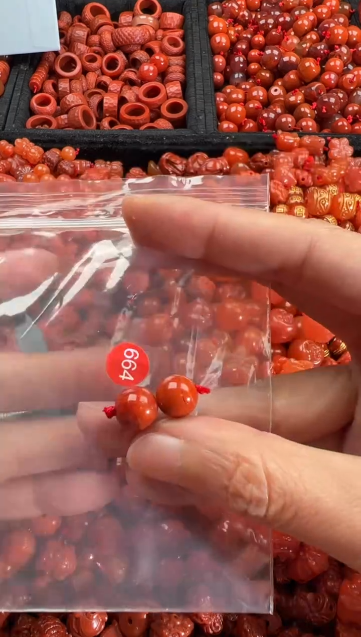 【闪购商品】南红玛瑙颈饰未镶嵌1