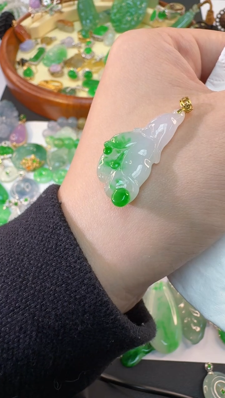 【闪购商品】翡翠颈饰18K金镶嵌缅甸翡翠A货吊坠