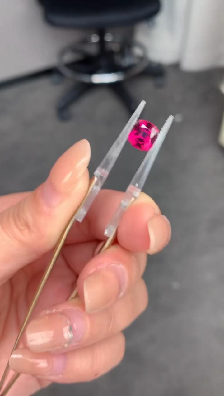 【闪购商品】石榴石裸石未镶嵌3.3ct镁铝榴石