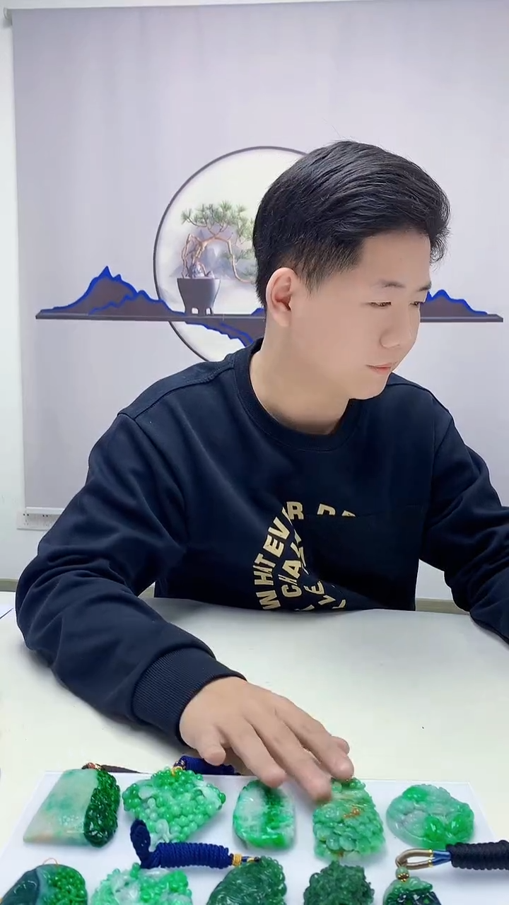 【闪购商品】定制翡翠未镶嵌4917DD-毛货挂件