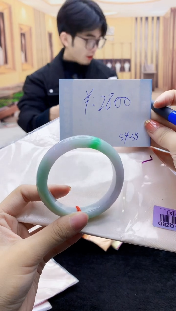 【闪购商品】翡翠手镯未镶嵌      H68-151