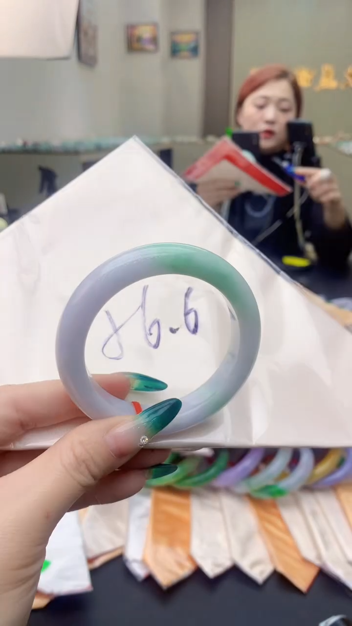 【闪购商品】翡翠手镯未镶嵌0431154753