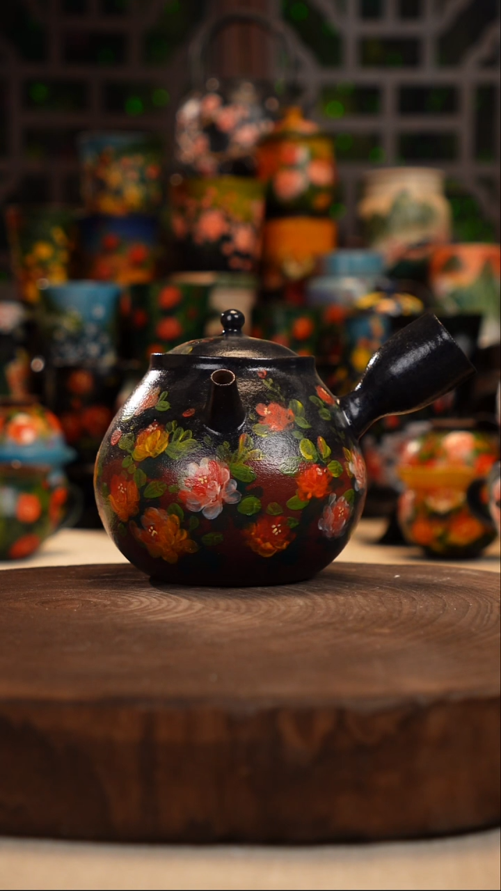 油画    釉下彩   壶
