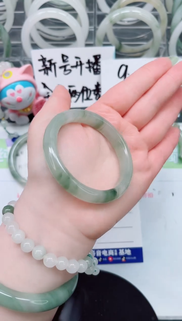 【闪购商品】石英质玉手镯合金a8