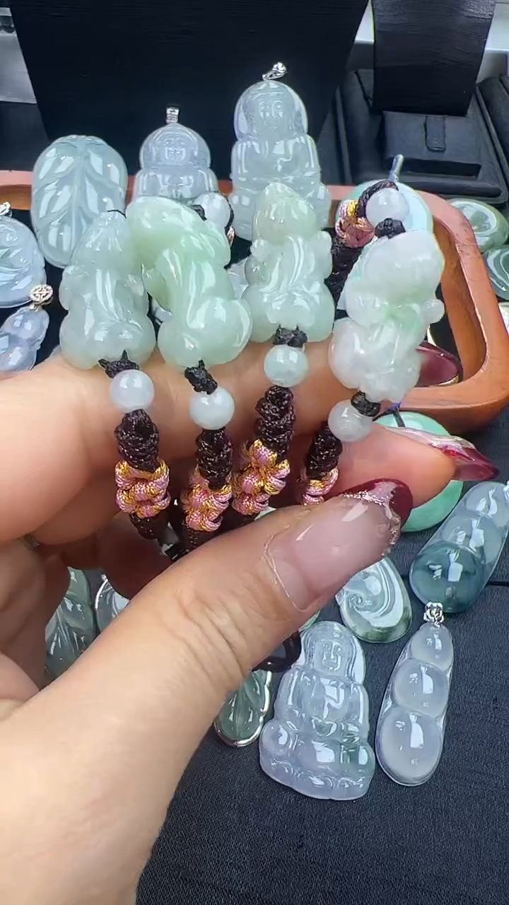【闪购商品】翡翠手串未镶嵌貔貅多样性发其一
