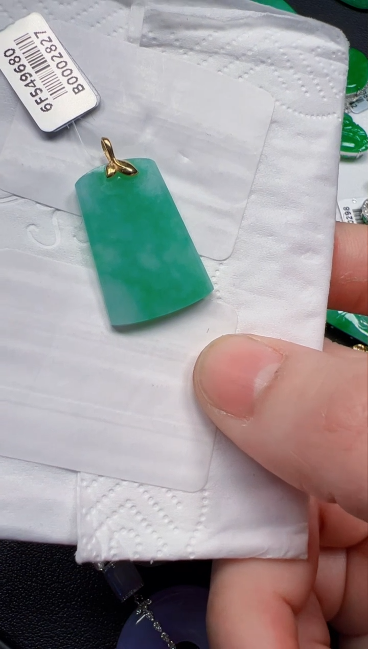 【闪购商品】翡翠吊坠(不含链)18K金镶嵌500