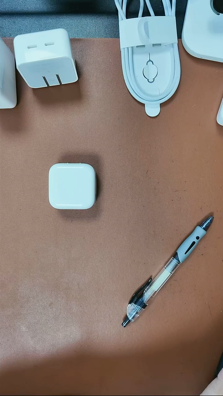 99新40W  动态 充电器（国行微瑕无包装）