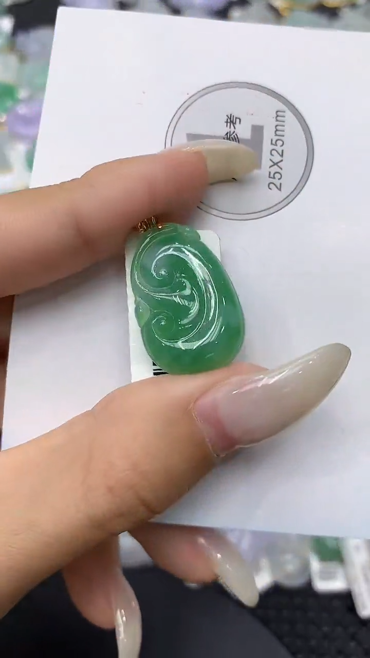 颈饰18K金镶嵌翡翠11111111111