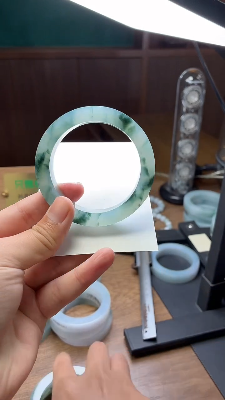 未镶嵌手镯定制翡翠回*定制