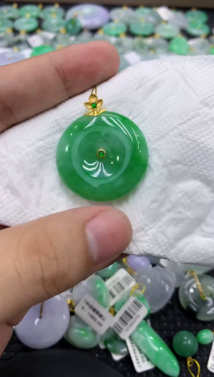 颈饰18K金镶嵌翡翠天然缅甸翡翠A货