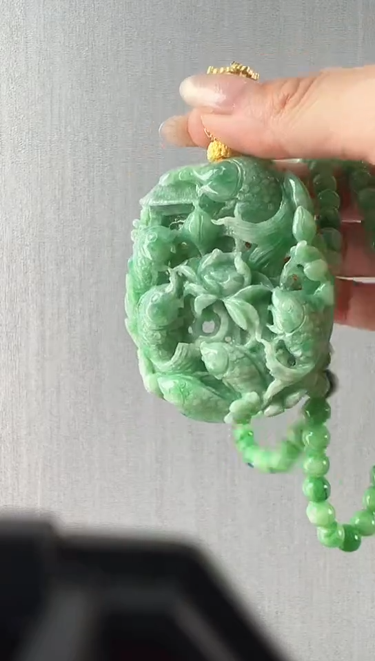 颈饰未镶嵌翡翠荷花鱼