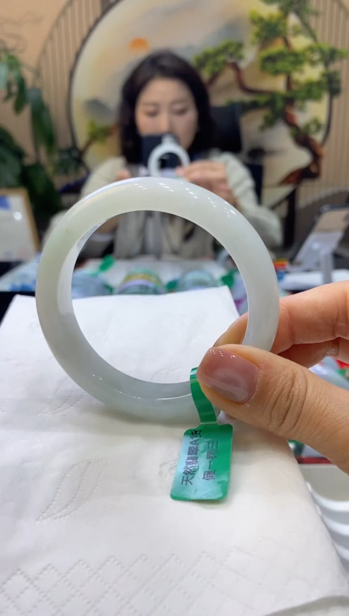 【闪购商品】翡翠手镯未镶嵌99901525