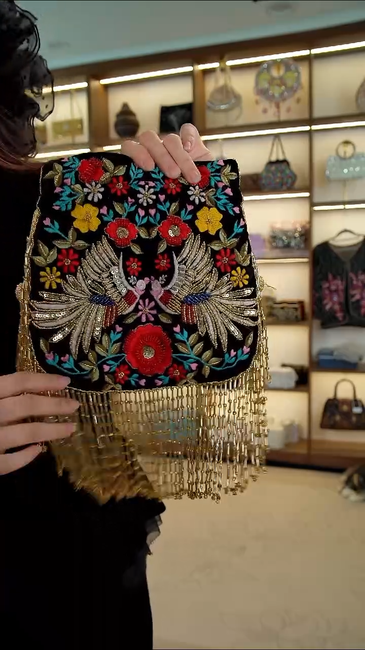 织物15百格汇手工串珠包