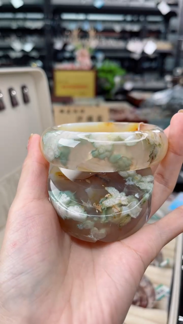 【闪购商品】石英质玉手镯未镶嵌63圈口（赠品镯心）3S9435