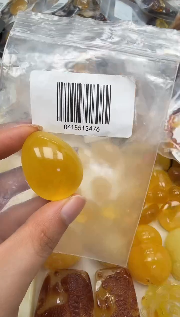 裸石琥珀未镶嵌如图
