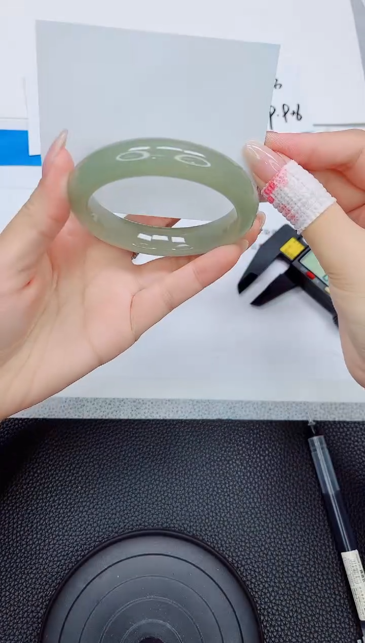 石英质玉手镯未镶嵌a93-56.7