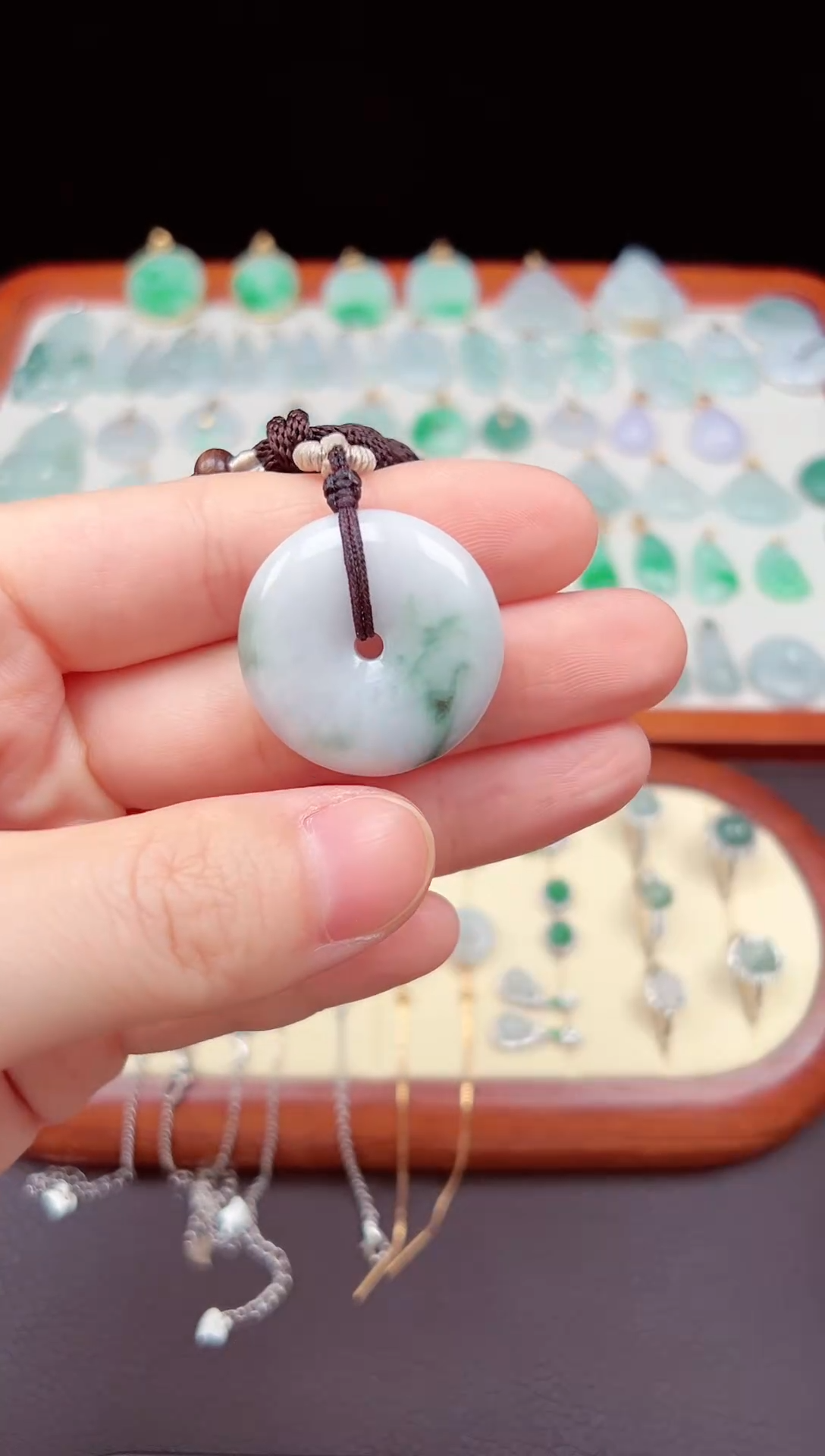 【闪购商品】翡翠颈饰未镶嵌平安扣