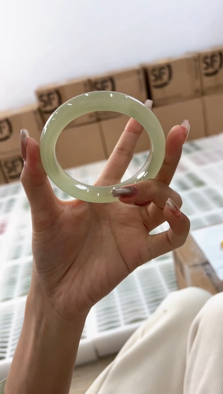 未镶嵌手镯石英质玉72-59D