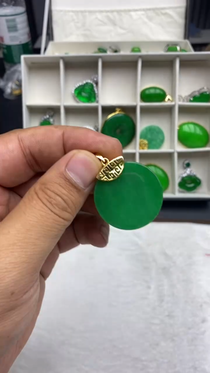 翡翠未镶嵌颈饰30mm圆牌吊坠