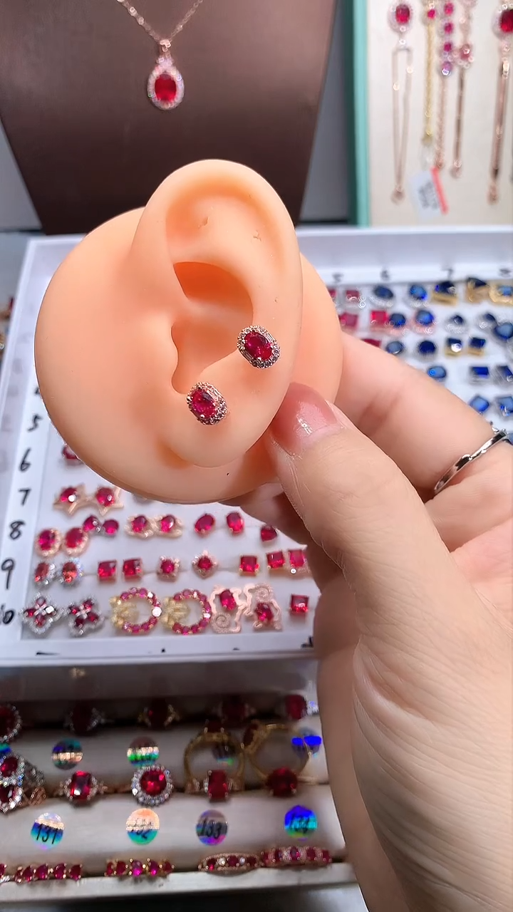 【闪购商品】红宝石耳饰银S925镶嵌玫瑰金4.6