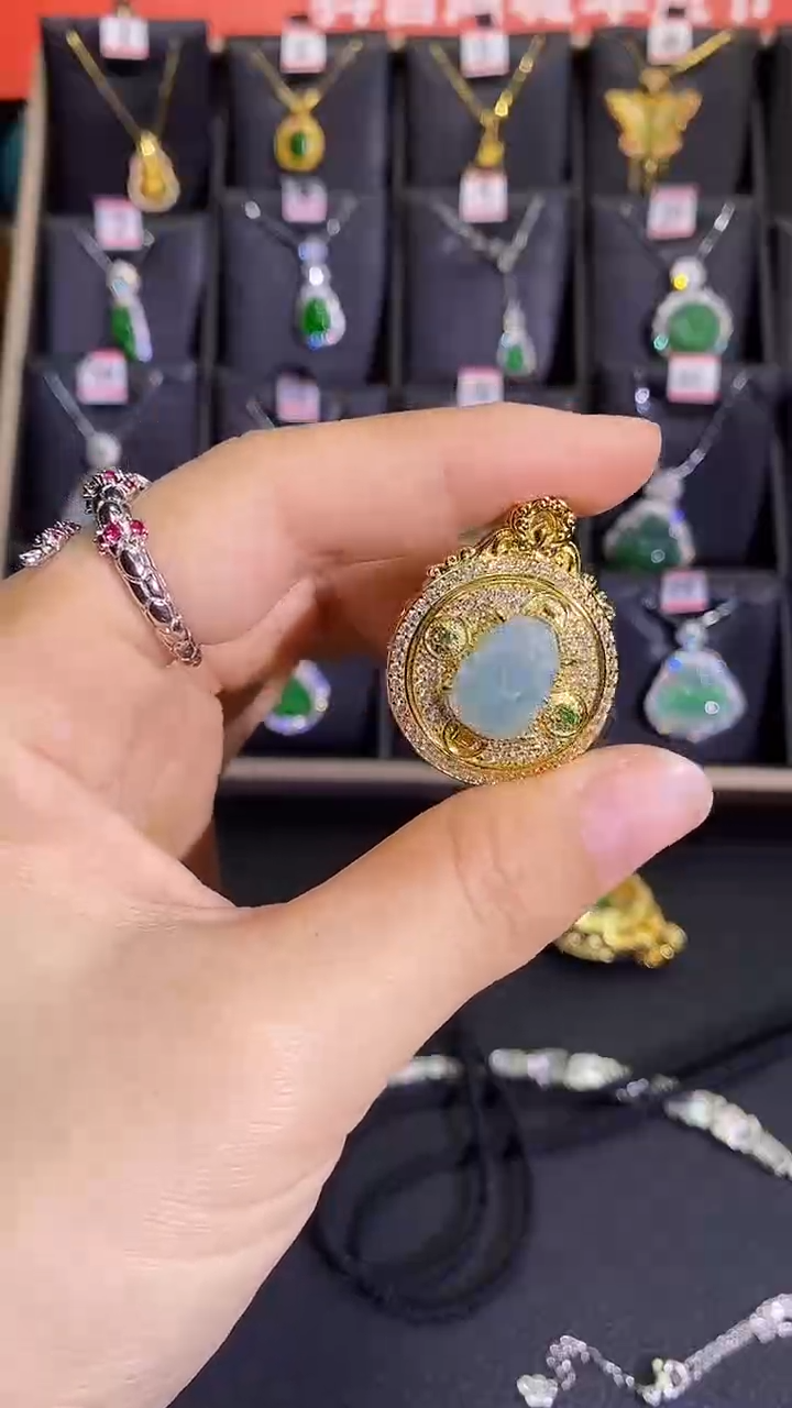 【闪购商品】翡翠吊坠(赠链)未镶嵌貔貅吊坠