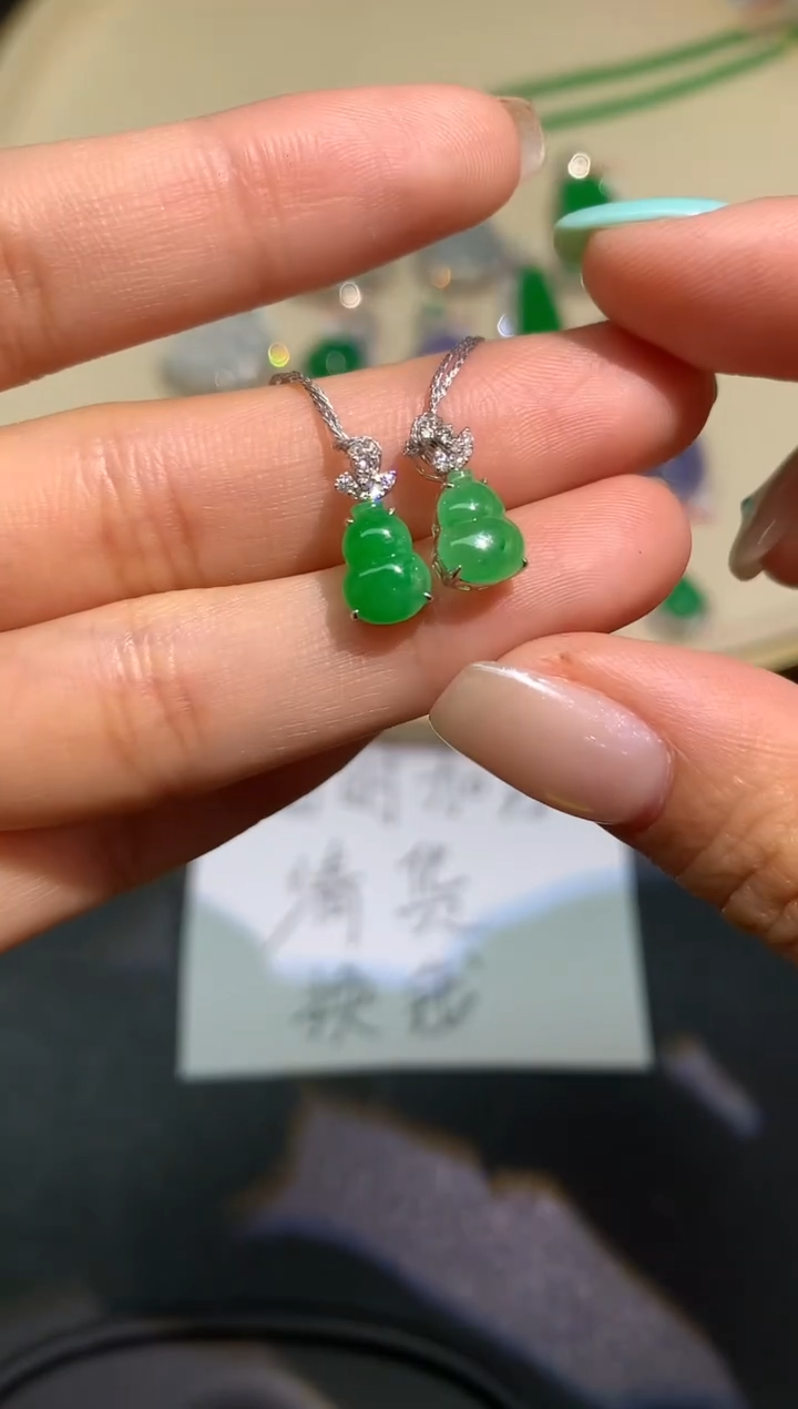 翡翠18K金镶嵌吊坠(不含链)吊坠(不含链)多样性发其一A172|