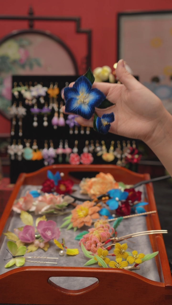 刺绣非遗绒花苏绣饰品