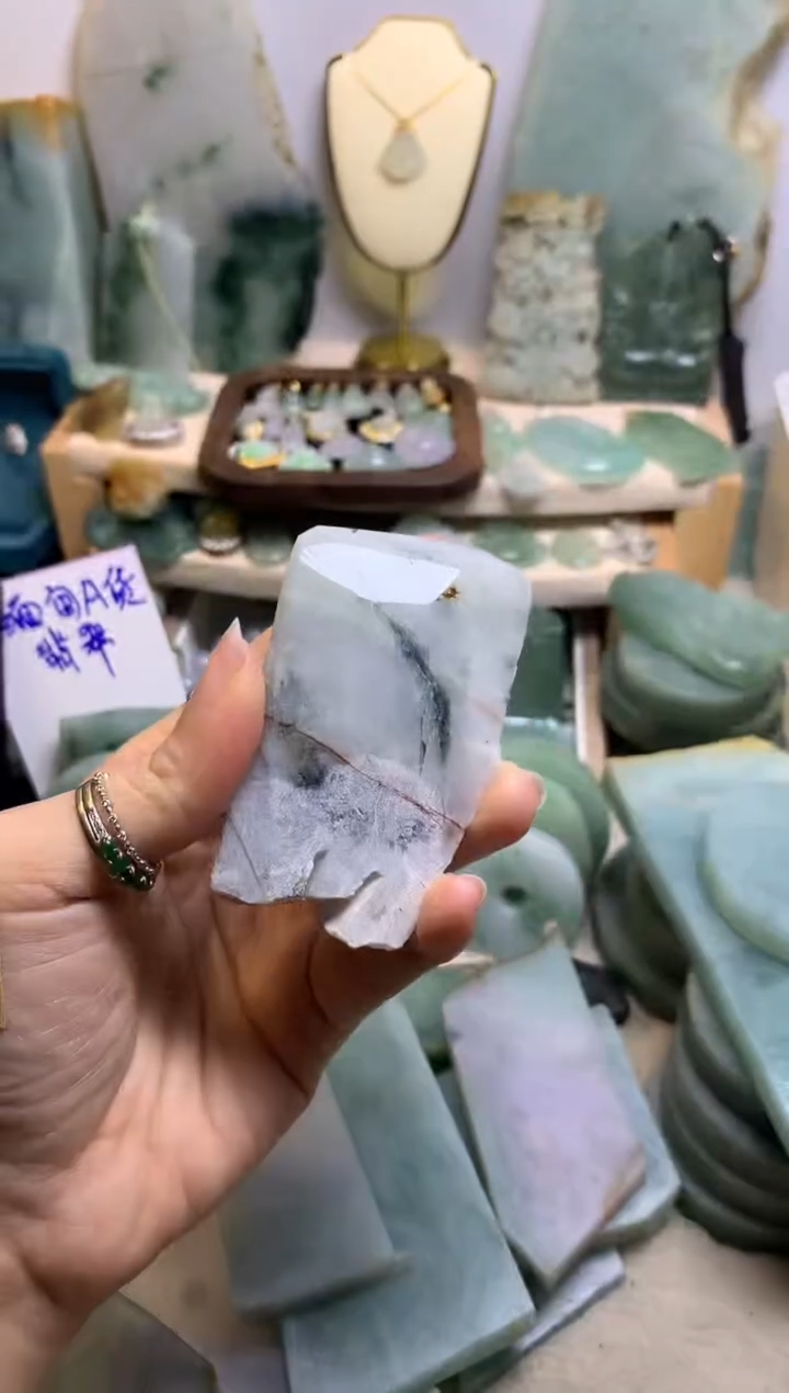 【闪购商品】翡翠挂件未镶嵌缅甸A货翡翠，没有运费险