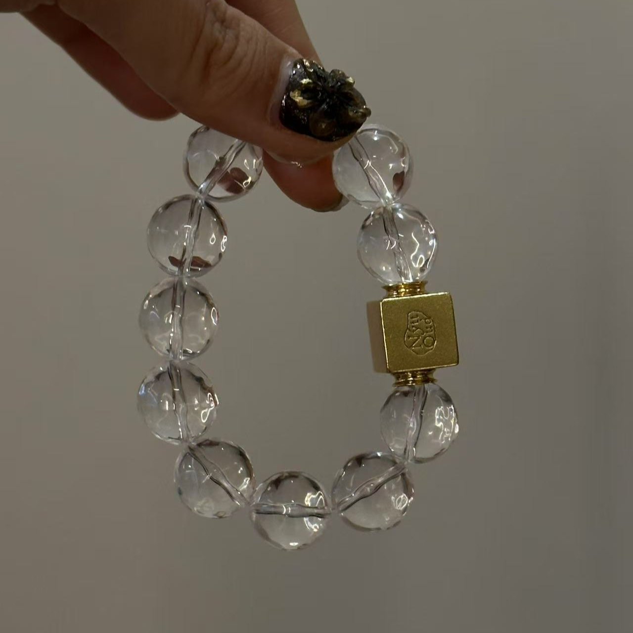 月球来信品牌设计款269白水晶近净体水波纹单圈设计款手串·定制