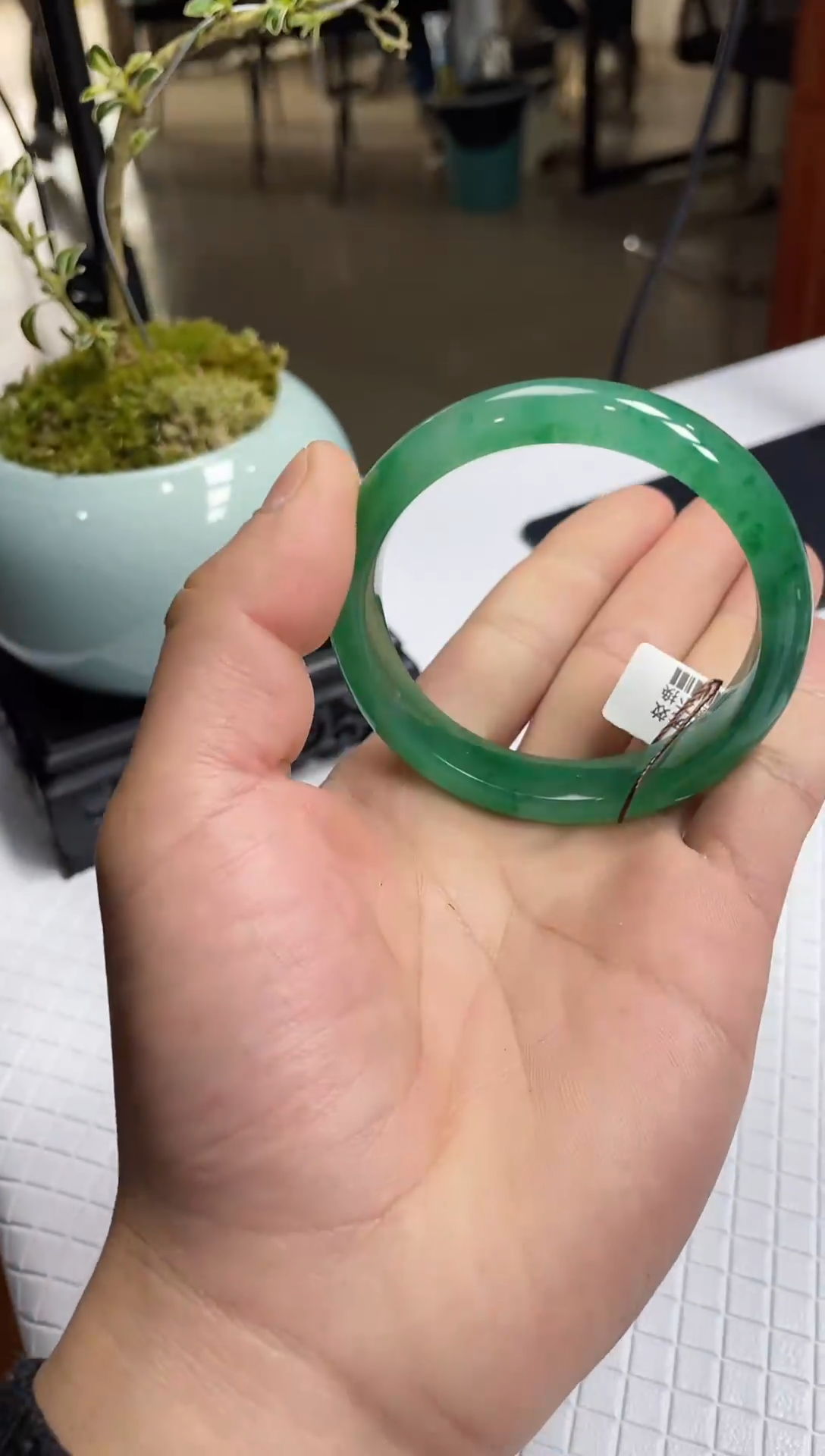 【闪购商品】石英质玉手镯未镶嵌非洲翠手镯多样性发货