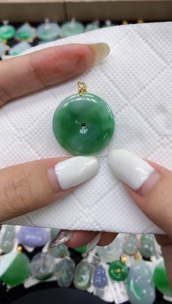 颈饰18K金镶嵌翡翠11111111111