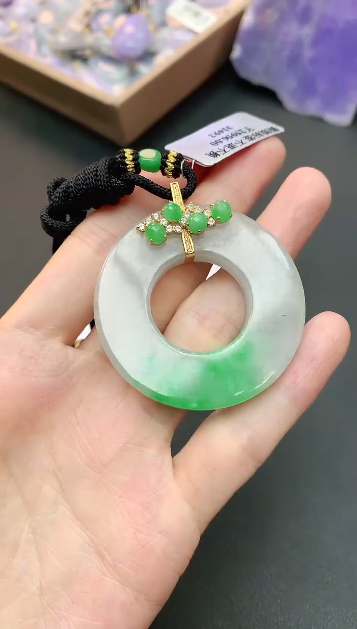 【闪购商品】翡翠颈饰18K金镶嵌赠礼盒证书 小君