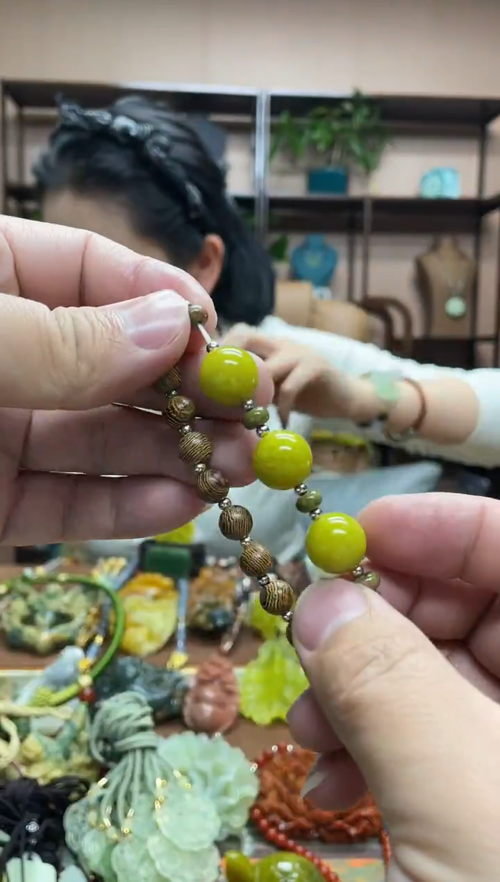 未镶嵌岫玉吊坠·