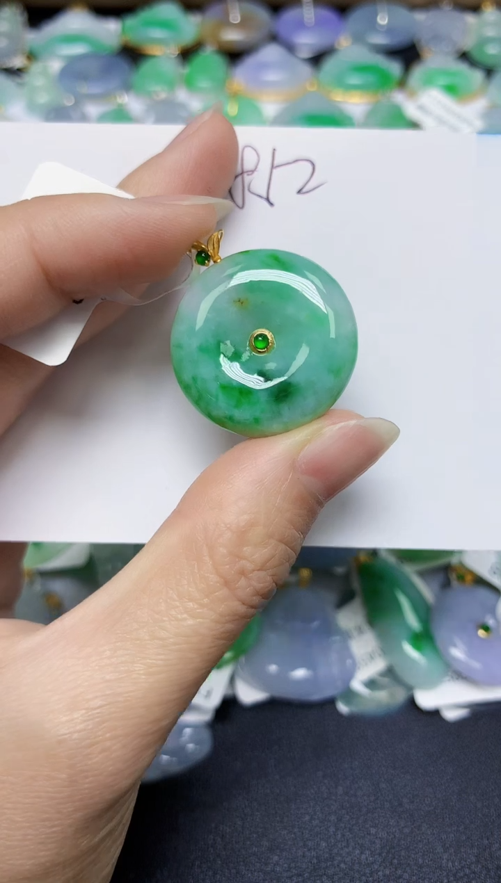 翡翠18K金镶嵌颈饰 天然缅甸翡翠A货