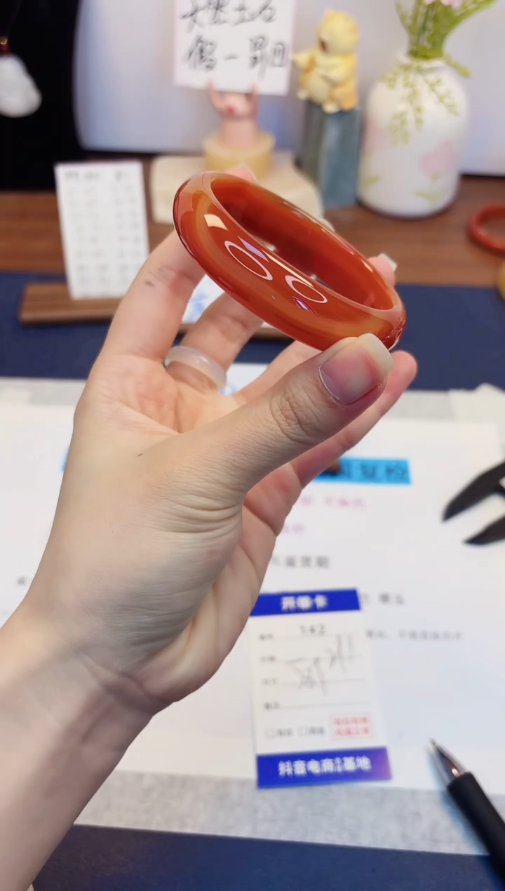 【闪购商品】石英质玉手镯未镶嵌142-玛瑙-圈口58