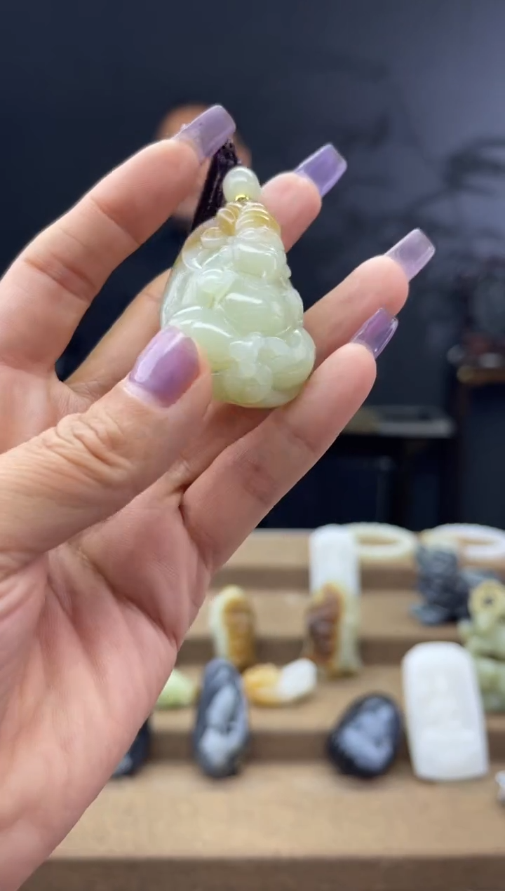 颈饰未镶嵌和田玉1