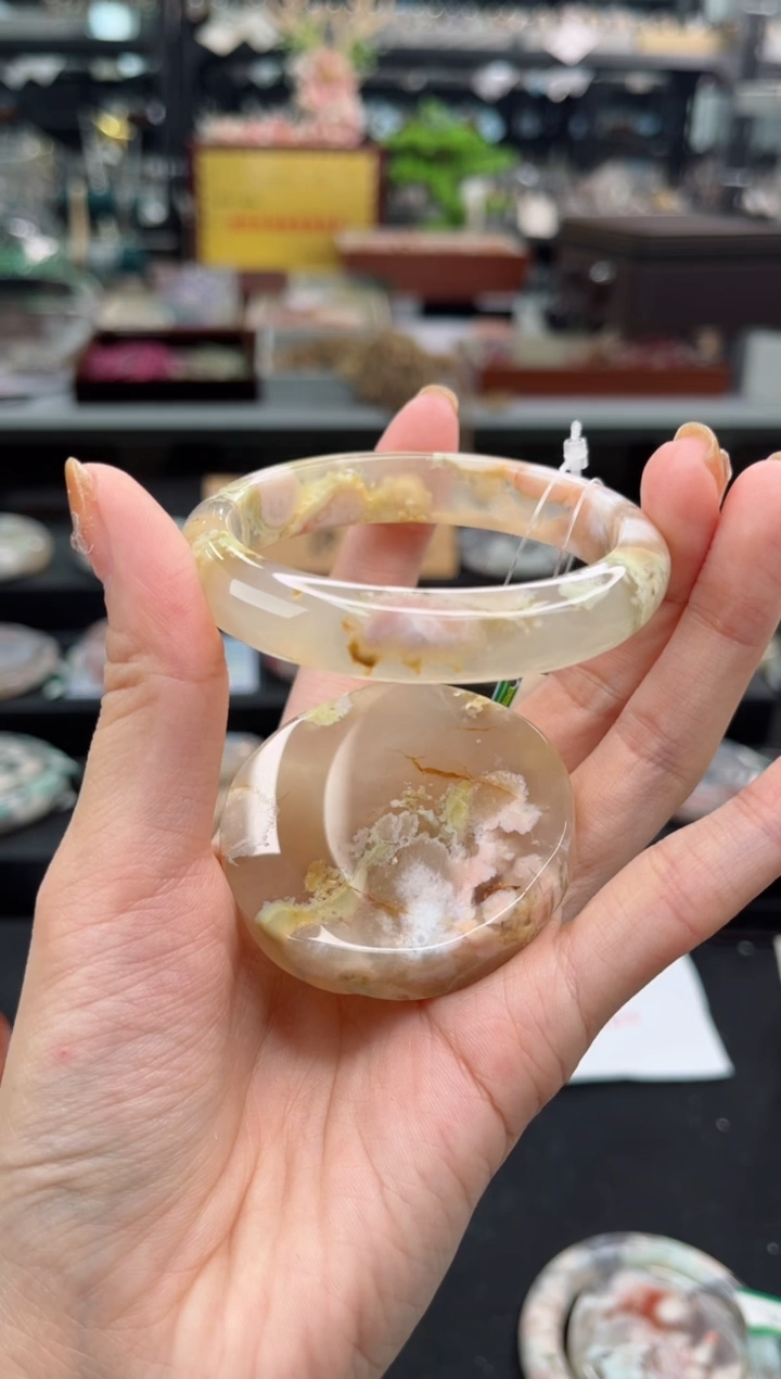 【闪购商品】石英质玉手镯未镶嵌54圈口（赠品镯心）S9813